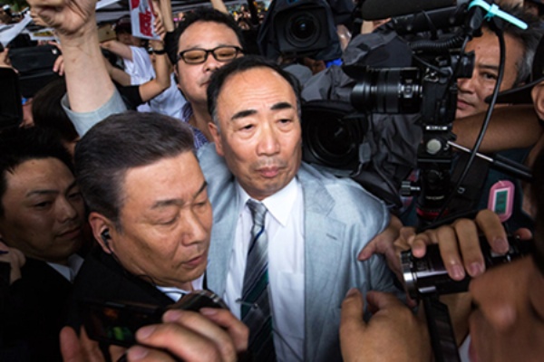 逃亡犯 菅野完は米国の刑務所で婦女暴行の罪を償え 日本のメディアは犯罪者をジャーナリスト扱いするな Ddogのプログレッシブな日々 ライブドアブログ 仮