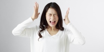 彼女が俺とのLINEをSNSで晒したり、暴言を投稿したりする。その理由が逆に怒りづらいもので困ってる…