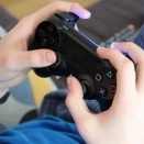 『左利き』の人ってゲームやるときにやりにくくないの？