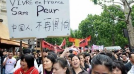 「悪巧みで大成功した中国人」雑誌記事は人種差別　差別報道が続いているフランスで華人団体が提訴