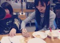 【画像】「今夜は帰らない」で武藤十夢がきな粉を竹内美宥のセーターにぶちまけるｗｗ