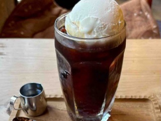 老舗喫茶店のアイスクリーム　珈琲店 どんぐり舎（どんぐりや）