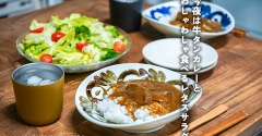 今夜は牛タンカレーと、わしゃわしゃ食べるレタスサラダ