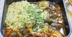 体が温まりますよ「茄子と豚ひき肉の麻婆ラーメン」&「ぶっかけうどんとイカ天」