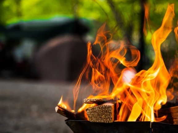 林林冬のイベント第1弾！焚き火を囲んで焼き芋・焼きマシュマロ・おしるこ！『道の駅「細入」飛越ふれあい物産センター林林』で『焚き火で暖まろう』開催。12月13日、14日。
