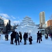雪まつりの大雪像「会津鶴ヶ城」の美しさ