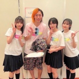 『[ニアジョイ] 莉子＆愛弓＆怜音「東海オンエアのてつやさんとお写真を撮らせていただきました」』の画像