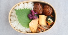 普通のお弁当とSF的な夢