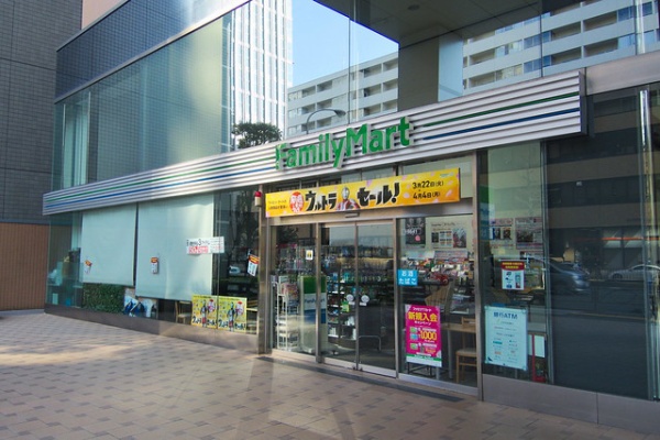 バカと煙は高いところに登りたがる オシャレコンビニ