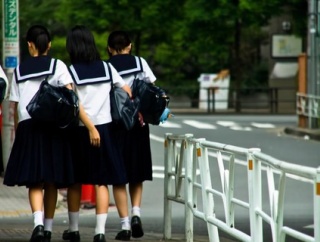 【画像】最近の女子中学生の胸、エッッッッッッッッッッッッッッッ！