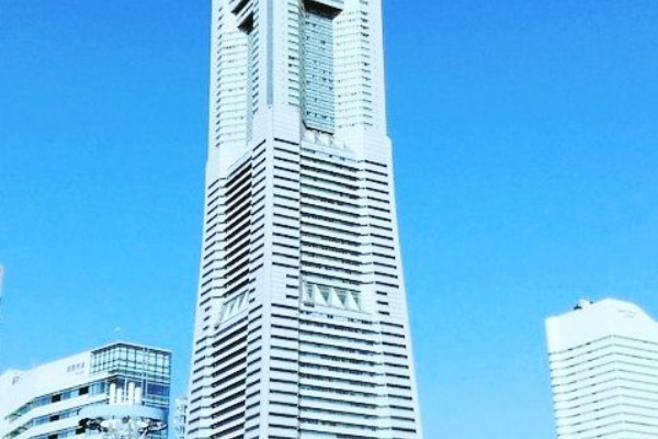 １２月 横浜ランドマークタワー31fで絵画展を開催します 絵描き文鳥 やま ゆりの