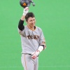 昨日の大田泰示の好プレーを称えた坂本勇人 	