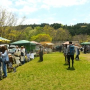 勝者には豪華旅行券？！ものまねにグルメも！『猿倉山森林公園』で『第36回 猿倉山フェスティバル』開催。5月24日。