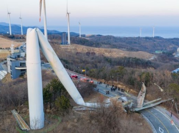 ポキッと折れた風力発電機…強風ではなかったのになぜ？耐用年数20年？＝韓国の反応