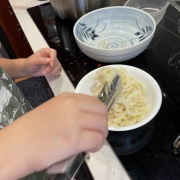 おばあちゃんと孫のコンビでYouTuber