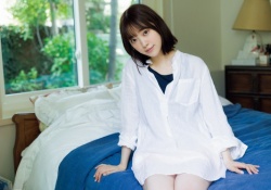 【衝撃】堀未央奈の”色白太もも”見せの最新グラビアがけしからんｗｗｗ