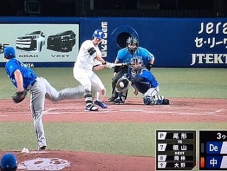 【悲報】DeNA尾形、中日戦で2.1回4失点KO…「波が凄すぎる」「祐大とのトレード損だろ」←援護派の言い分がこちら