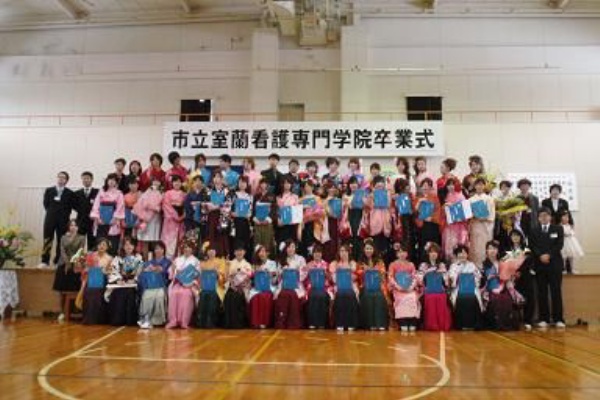 元気です いやぁよく来たねぇ まぁ立ち話もなんだから上がってコールマンでもどうぞ