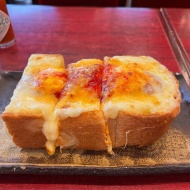 癒しの喫茶店でわんぱくトースト