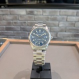 『【ハミルトン】チタン仕様で軽快な扱いやすさ。38mmブルーダイヤルのカーキフィールド』の画像