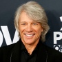 【ｶｯｹｪ】ジョン・ボン・ジョヴィさん、橋から飛び降りようとしていた女性を説得し救助