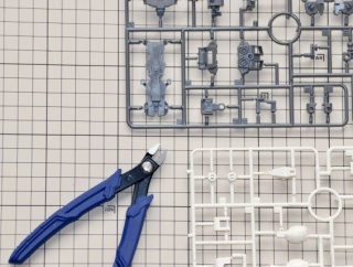 【朗報】黒ギャルさん、ノリでガンプラを購入