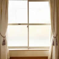 窓の目隠しシートをDIY！レースカーテンの代わりに選んだ理由と失敗しない貼り方