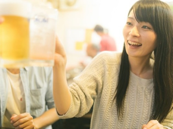 【動画】平成の飲み会、ガチで下品でヤバすぎる⇒ｗｗｗｗｗ