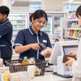 【なぜ？】コンビニが「外国人店員」だらけになった理由…大手3社で8万人超、元セブン社員「まず日本人が集まらなくなった」