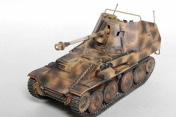 イタレリ　1/35 38t 完成品　戦車　模型　プラモデル　スロバキア イタレリ1/35 38(t)偵察戦車を作る - ナイトウモデルズ