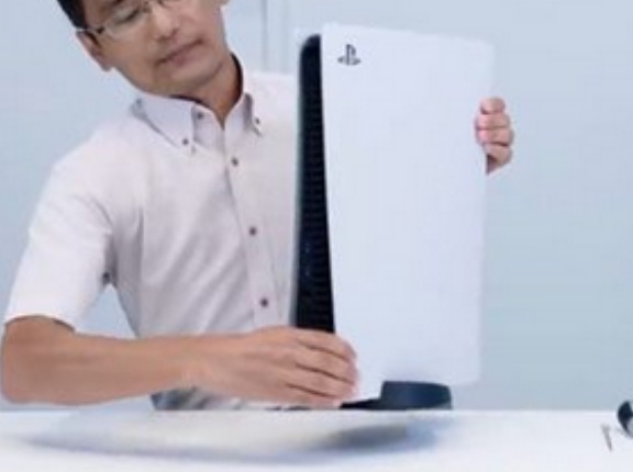 今だから聞くけど、PS5の本体デザイン正直どう思ってる？