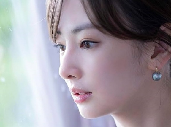 【画像】北川景子さん、うっかり目立ちすぎるドレスを着てしまうｗｗｗｗｗｗｗｗ【Pickup】