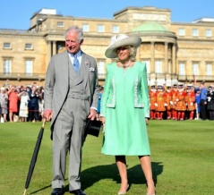 チャールズ国王戴冠式 | 「晩餐会デマ」とレセプション