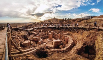 【古代ミステリー】いまだ解明されないオーパーツ群!古代のアーティファクトに触れる