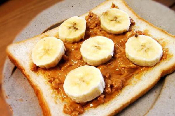 大東京ビンボー生活マニュアル 前川つかさ のバナナサンド マンガ食堂 漫画の料理 レシピ 漫画飯 を再現 Powered By ライブドアブログ