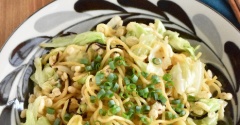包丁不要！レンジで簡単♪たぬき塩昆布焼きそば風