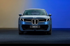BMW、新型「iX3」世界初公開