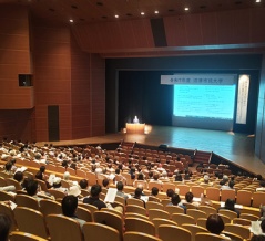 最優秀賞は3年無料パス。小学生でも応募できるってよ。沼津市民カレッジのロゴ、応募しとく？