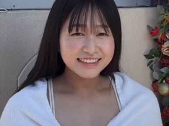 【朗報】若手女性声優さん、グラドル並の露出をしてしまう・・・