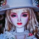オスカルさまは人間らしい思考様式を持った少女ドールさんです。