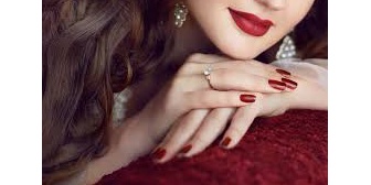 彼氏はよく私を人前で笑いのネタにした。プライドの高い私ははらわた煮えくりかえり、だんだん彼に復讐を考えるようになって…