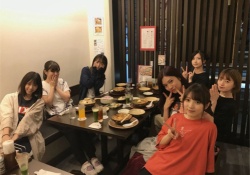 【激レア】恒例のご飯会、琴子の隣がかりんじゃないだと！？ｗｗｗｗｗ 	