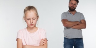 娘が20歳になって何だか話が出来るようになりました。→スレ民「避けられてたのは舐められてるから」
