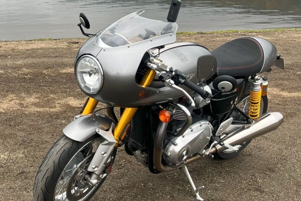 50歳元2stライダー大型二輪免許取得日記 - トライアンフ