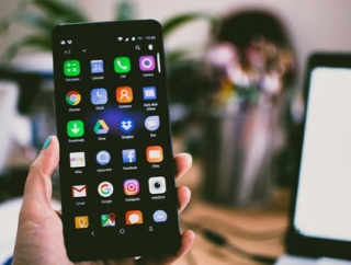 お前らiPhone使ってる女のこと叩くけど、女でAndroid使いとか相当変人じゃね？
