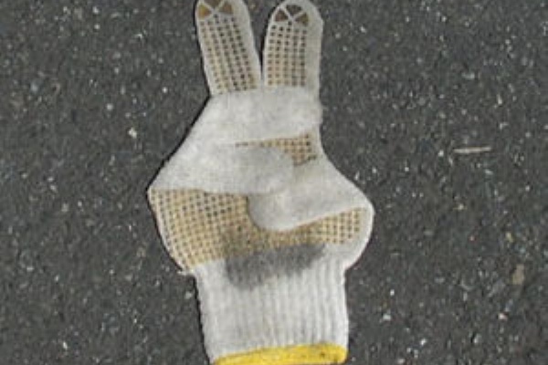 道に軍手落とす仕事受かったＷｗｗｗｗｗｗｗｗｗｗｗｗｗ : 黒猫速報@オモシロ情報まとめ