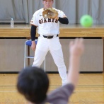 来季高卒4年目の浅野翔吾、岡本に「活躍しないといけない」と言われる