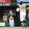 栗山監督「大きかったねぇ！」ビヤヌエバ「ホントニ、キモチイイ」