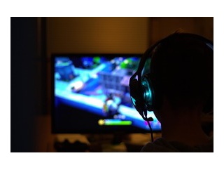 平成初期ゲームメーカー「半年に1本ゲーム出すで！」