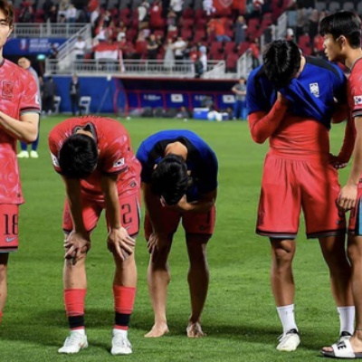 遠藤航をリバプール主将ファン・ダイクが絶賛「とても頼りになる6番